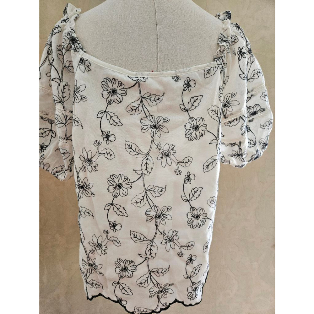 NWT Solitaire Short Sleeve Ruffle Embroidered Black Floral Lined Blouse-Large - Picture 3 of 6